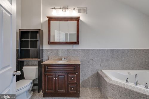 1131 3 St, Philadelphia PA 19147-5302 exterior