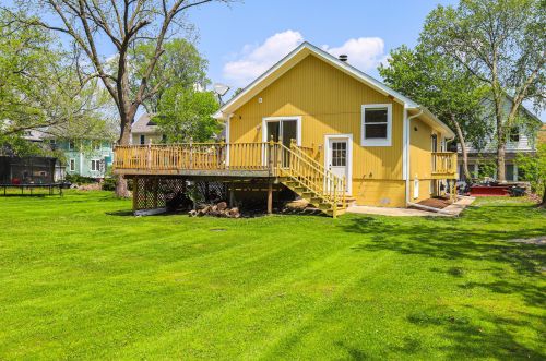 737 Clay St, Bull Valley IL 60098-3321 exterior