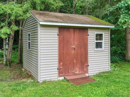 49 Poland St, Webster MA 01570-2712 exterior