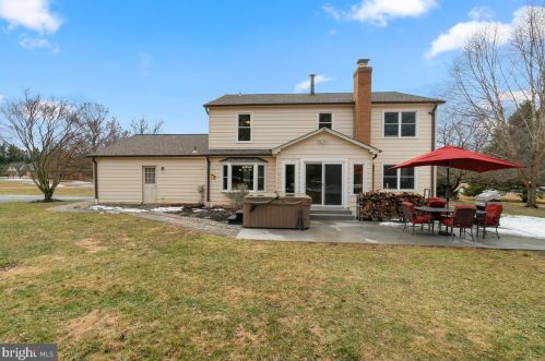 2 Granby Ct, Rockville MD 20855-1406 exterior