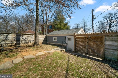 7105 Carroll Ave, Silver Spring MD 20912-4637 exterior