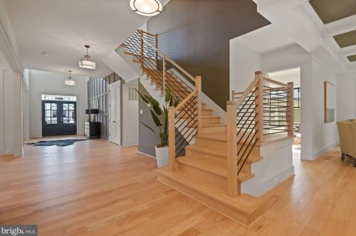 6516 Beverly Ave, Mc Lean VA 22101-5222 exterior