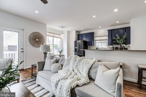 213 Creek Valley Ln, Rockville MD  20850-5603 exterior