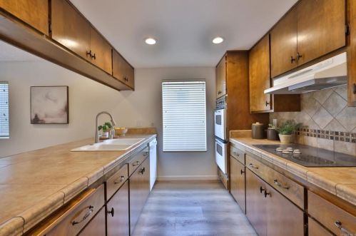 872 Halecrest Dr, Chula Vista CA 91910-6412 exterior