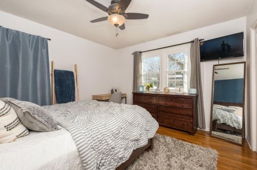 1233 Vly St, Chaska MN 55318-2425 exterior