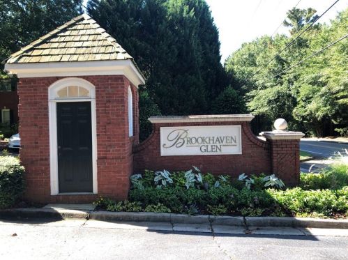 1194 Brookhaven Gln, Atlanta GA  30319-4707 exterior