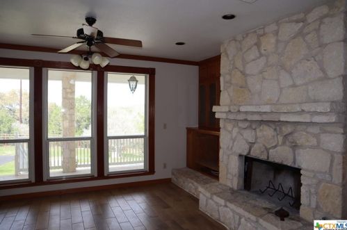 6019 Creekwood Pass, Spring Branch TX 78070-7022 exterior