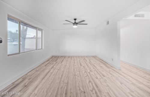 4121 Mars St, Tucson AZ 85741-1872 exterior