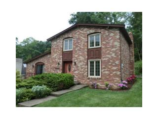1004 Norsis Dr, Pittsburgh, PA 15220-2823