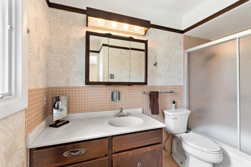 1306 Fawnvalley Dr, Saint Louis MO 63131-3921 exterior