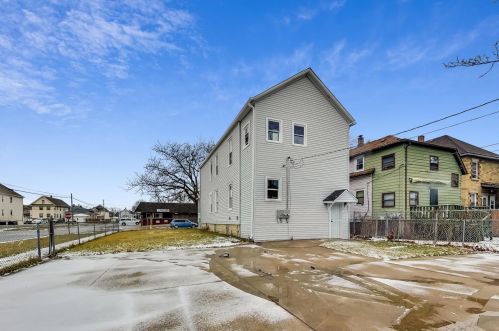 245 13 Ave, Broadview IL 60153-1407 exterior