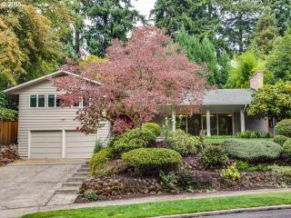 3003 Martins St, Portland, OR 97202-8749