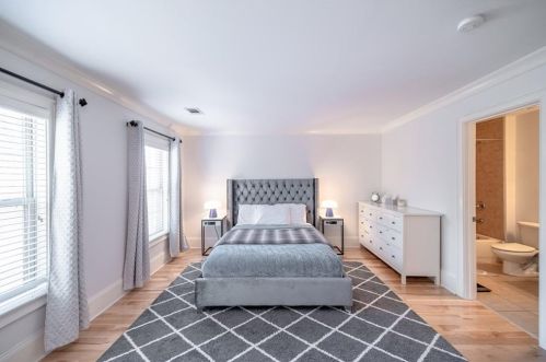 2810 Darby St, Atlanta GA  30319-3655 exterior