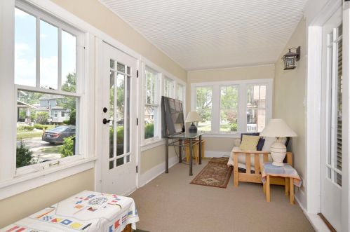 250 3 St, Elmhurst IL 60126-2460 exterior