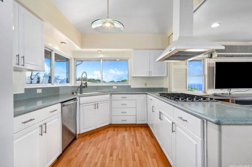 2270 Okoa St, Honolulu HI 96821-2649 exterior