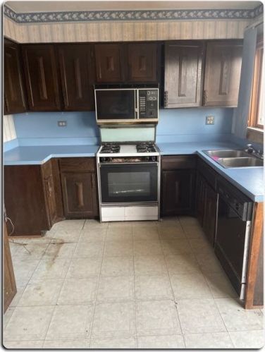 5613 Allemong Dr, Matteson IL 60443-1001 exterior