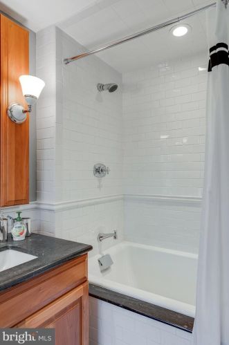 2101 Delancey St, Philadelphia PA 19103-6408 exterior