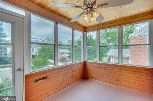 2804 Farmington Dr, Alexandria VA  22303-1317 exterior