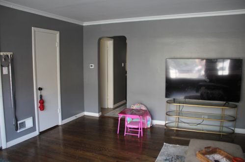 8733 Harper Ave, Chicago IL 60619-4606 exterior