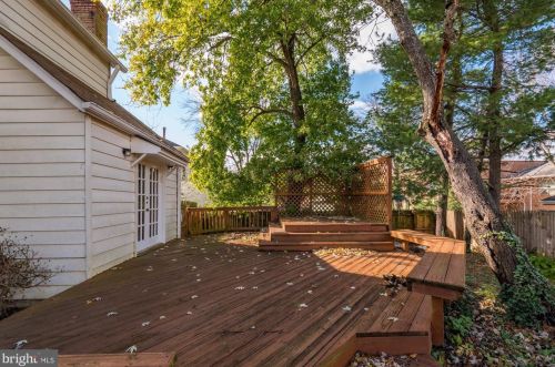 7907 Ivymount Ter, Rockville MD 20854-3753 exterior