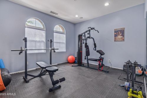 1071 Mason Dr, Chandler AZ 85225-1941 exterior