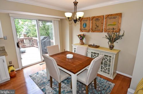 7458 Gadsby Sq, Alexandria VA 22315-5288 exterior