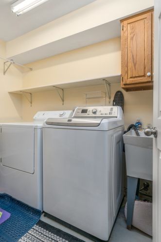 942 Kirk Ave, Elmhurst IL 60126-5143 exterior