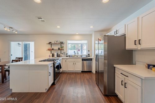 3128 Altadena Ave, Phoenix AZ  85029-3211 exterior