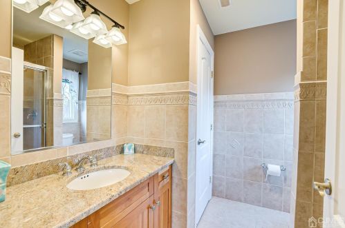 21 Southfield Rd, Edison NJ 08820-3141 exterior