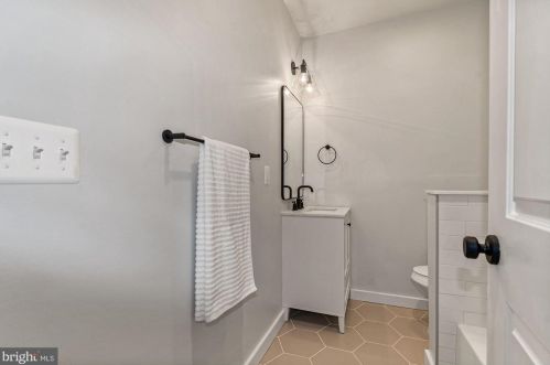 1225 Orren St, Washington DC  20002-3907 exterior