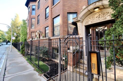 4336 Dayton St, Chicago, IL 60613-1439