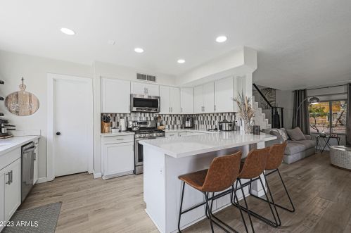 21831 40th Way, Phoenix AZ  85050-7235 exterior