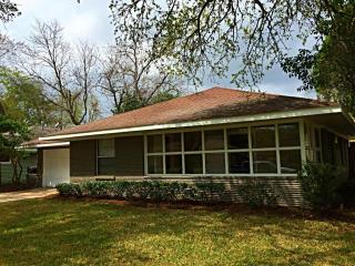 4030 Woodfox St, Houston TX  77025-5406 exterior