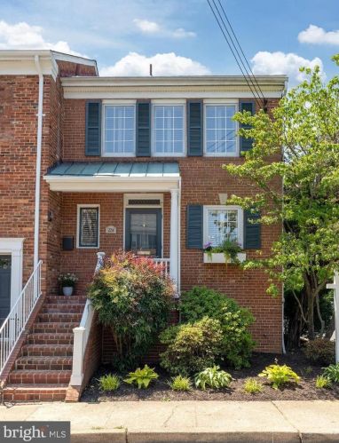 224 Green St, Alexandria, VA 22314-4316