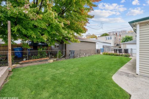 2439 Monitor Ave, Chicago IL 60639-2327 exterior