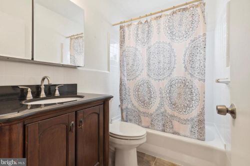 316 Glengary Dr, Pittsburgh PA 19083-2714 exterior