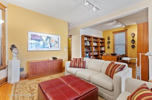 3822 Seeley Ave, Chicago IL 60645-5511 exterior