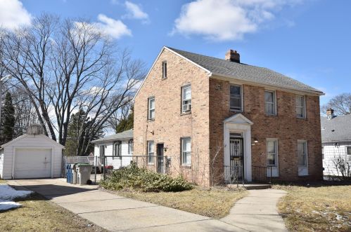 5371 53rd St, Milwaukee, WI 53218-3320