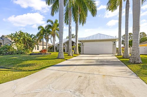 2479 Whitehorse St, Fort Pierce, FL 34984-5123