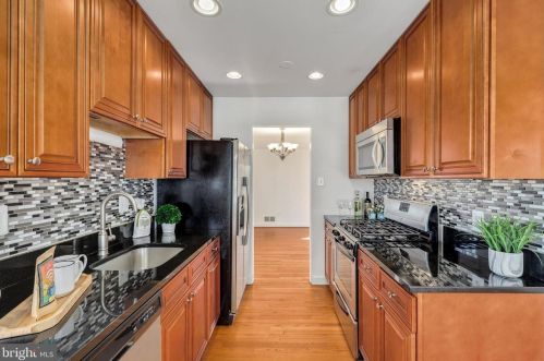 4216 Landgreen St, Rockville MD 20853-2731 exterior