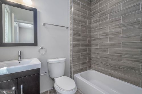 854 Leithgow St, Philadelphia PA 19123-2127 exterior