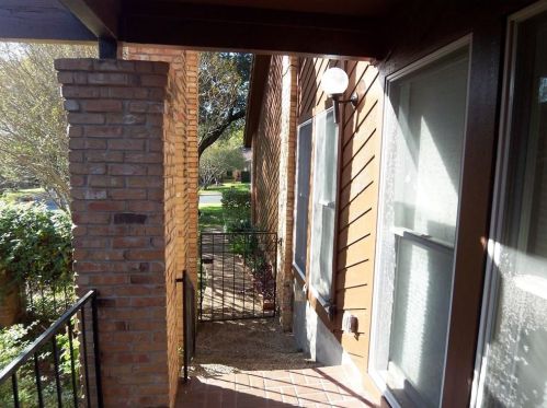 8141 Forest Mesa Dr, Austin TX  78759-8746 exterior