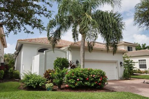 3884 Clipper Cove Dr, Naples, FL 34112-4238