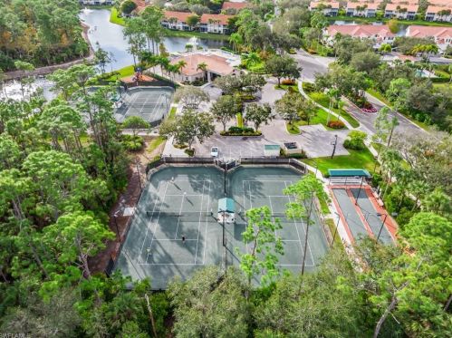 5810 Northridge Dr, Naples FL 34110-2373 exterior