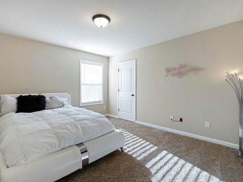 3921 Kingfisher Dr, Atlanta GA 30349-1989 exterior