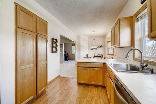 12 River Bend Pl, Chaska MN 55318-3303 exterior