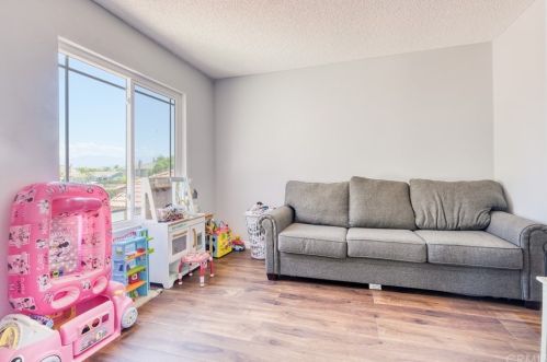 613 Citrus Ave, Perris CA  92571-3850 exterior