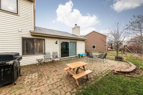 1370 Parkridge Ct, Bull Valley IL  60014-8693 exterior