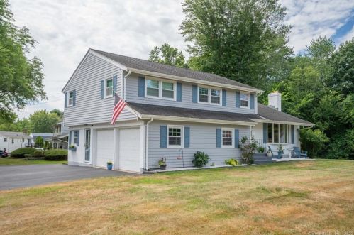 7 Jonathan Cir, Windsor, CT 06095-3248