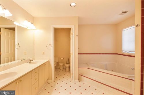 15302 Sweetridge Rd, Silver Spring MD 20905-3804 exterior